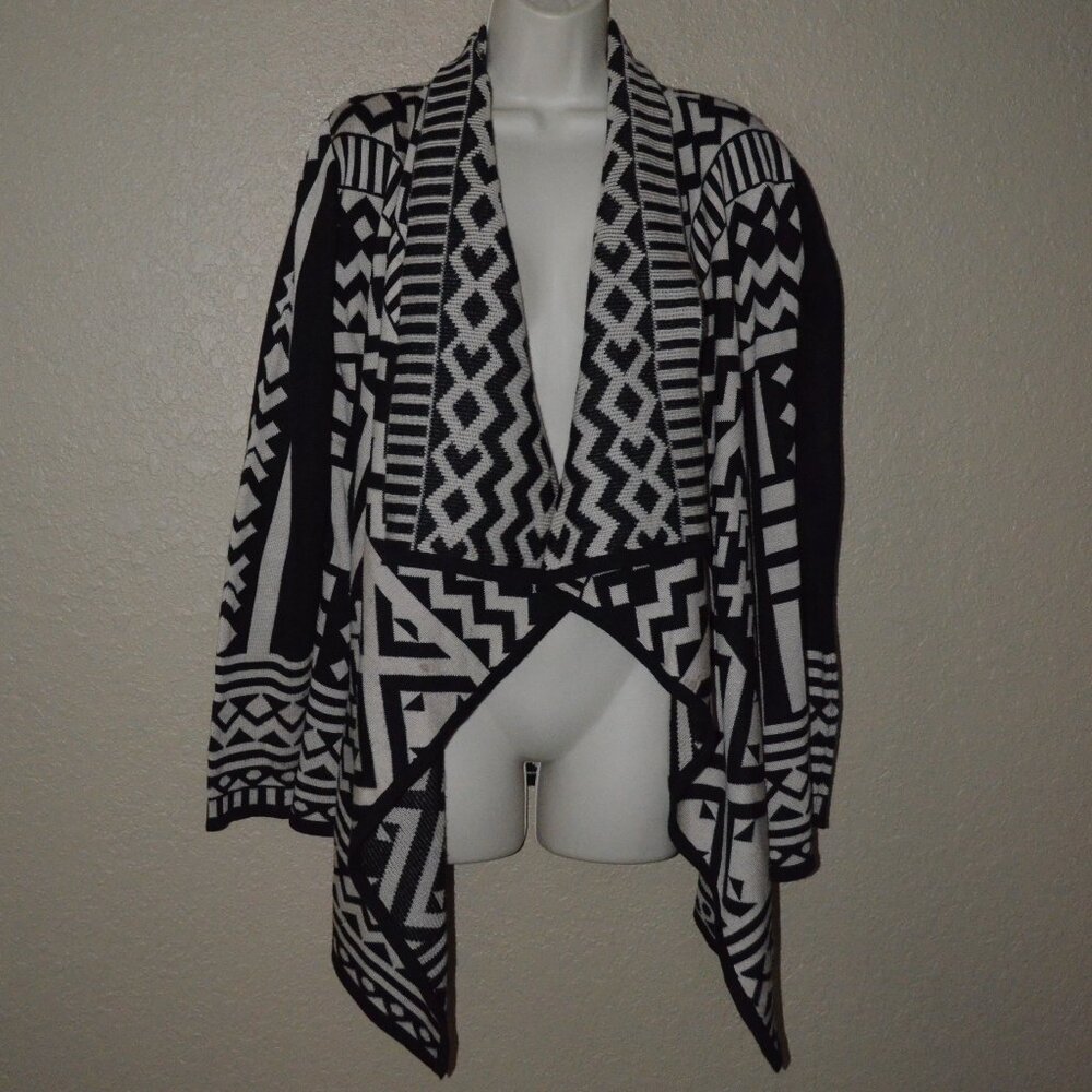 Sz S/M ii Sisters 2 Black Tan Southwestern Tribal Print Open Front Cardigan